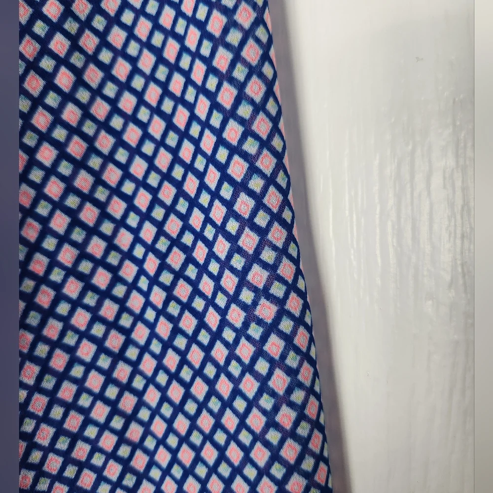 Bold Patterned Button-Up Blouse - Picture 4 of 7